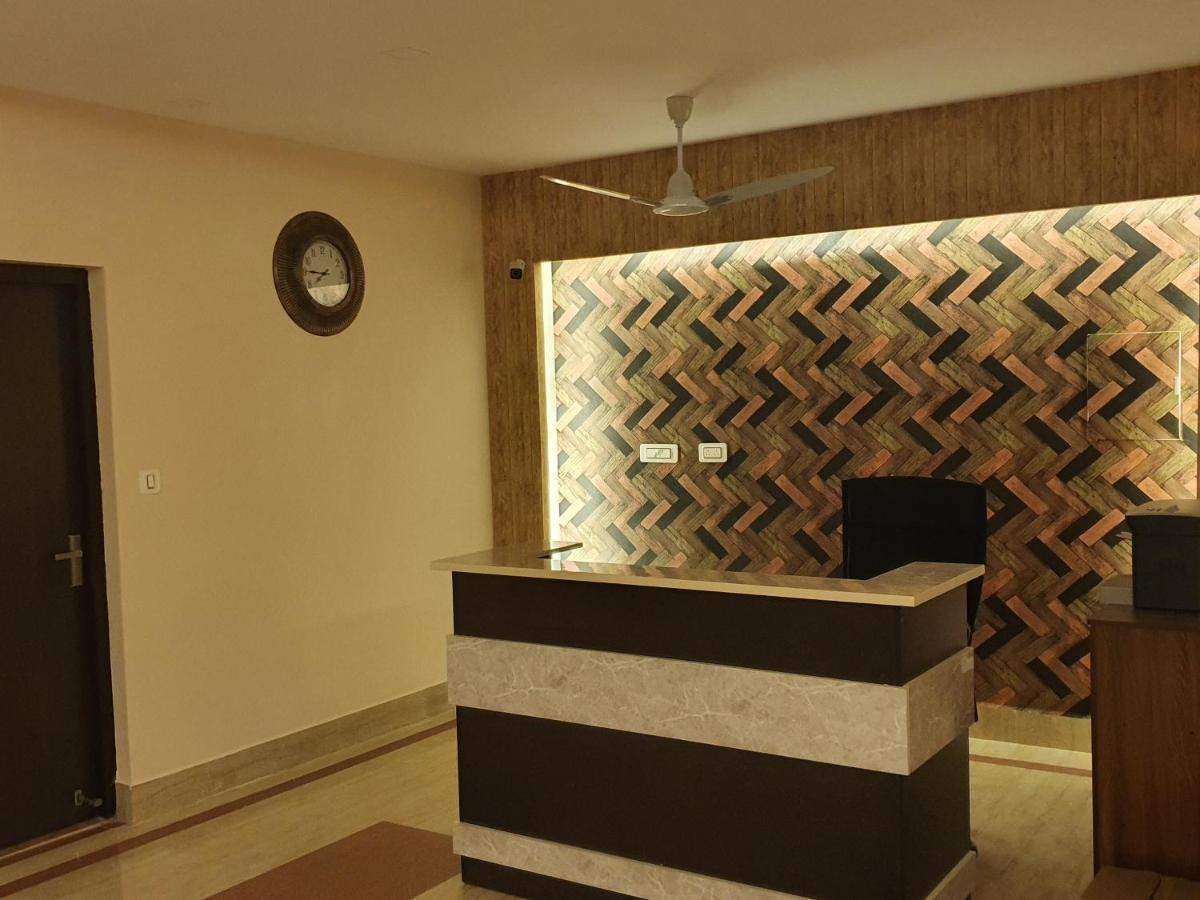 Sri Lakshmi Palace A/C Hotel Suluru Zewnętrze zdjęcie