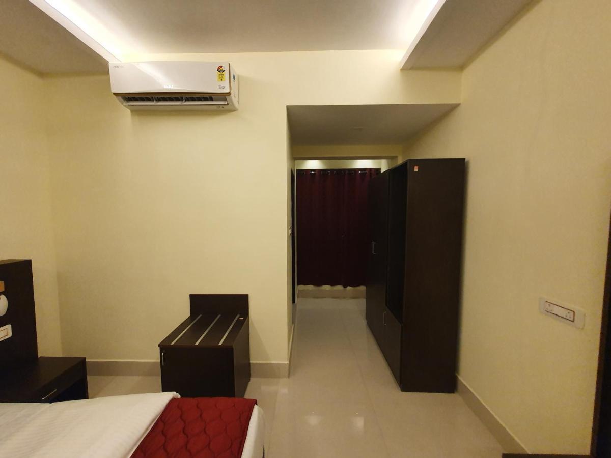 Sri Lakshmi Palace A/C Hotel Suluru Zewnętrze zdjęcie