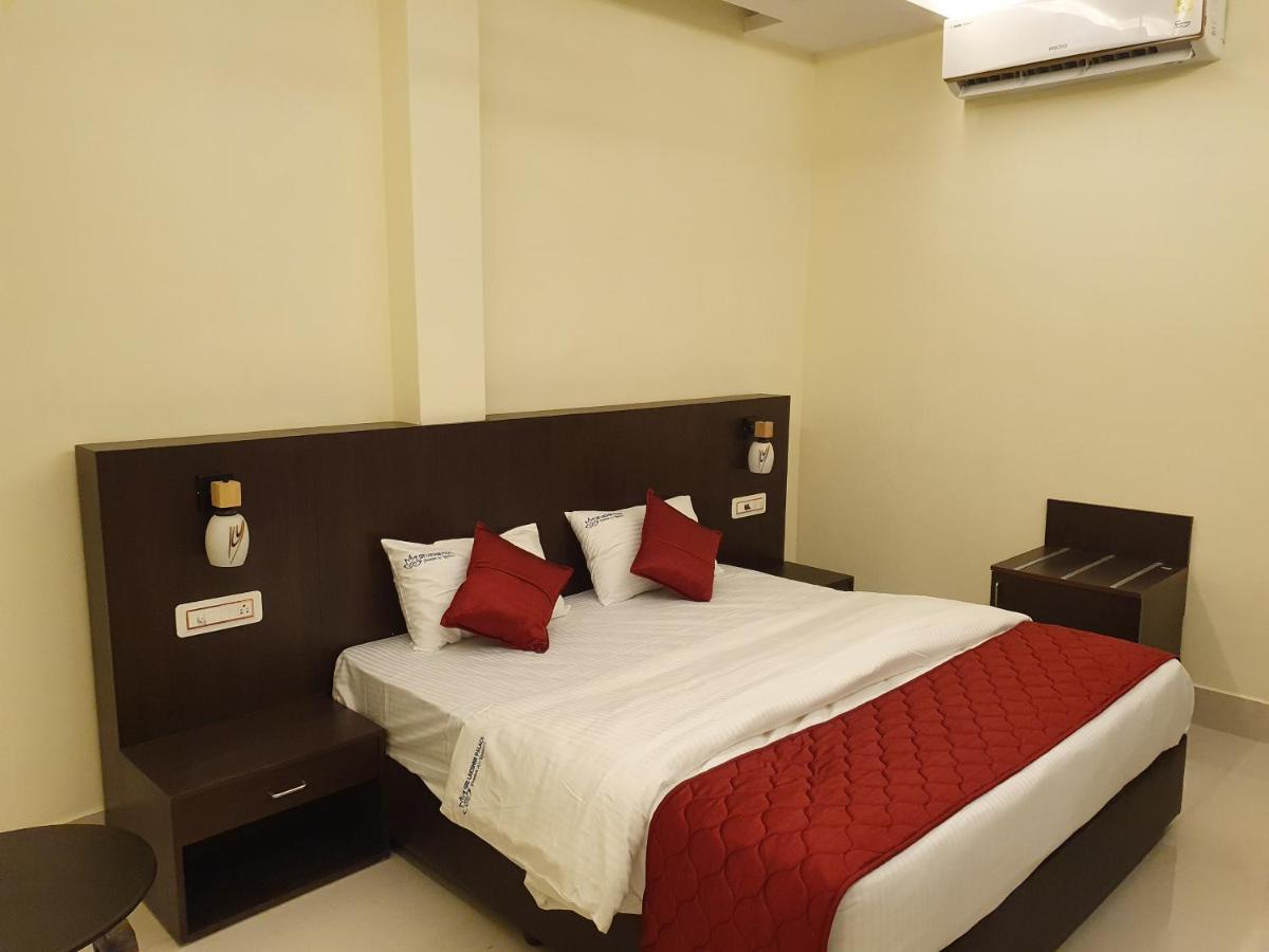 Sri Lakshmi Palace A/C Hotel Suluru Zewnętrze zdjęcie