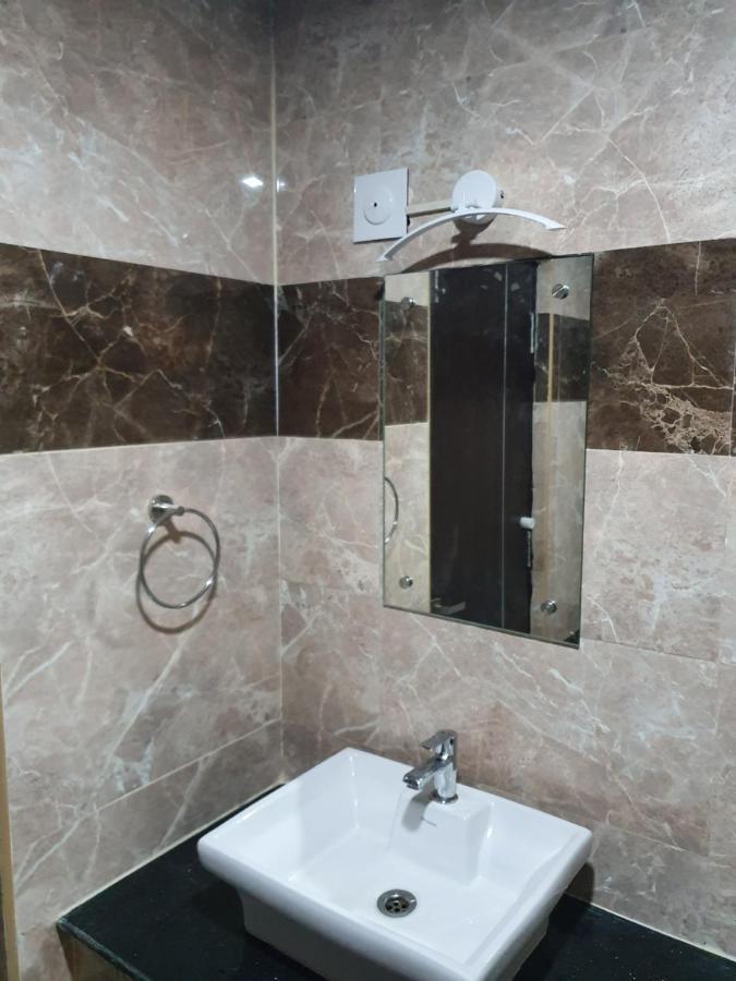 Sri Lakshmi Palace A/C Hotel Suluru Zewnętrze zdjęcie